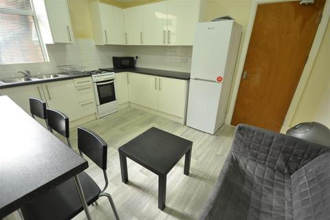 3 bedroom terraced house for sale, East Park Road, Leicester