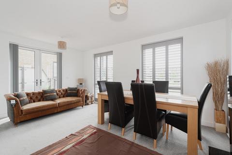 18 Crawford Crescent, Coulsdon, CR5 3GL