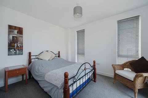 18 Crawford Crescent, Coulsdon, CR5 3GL