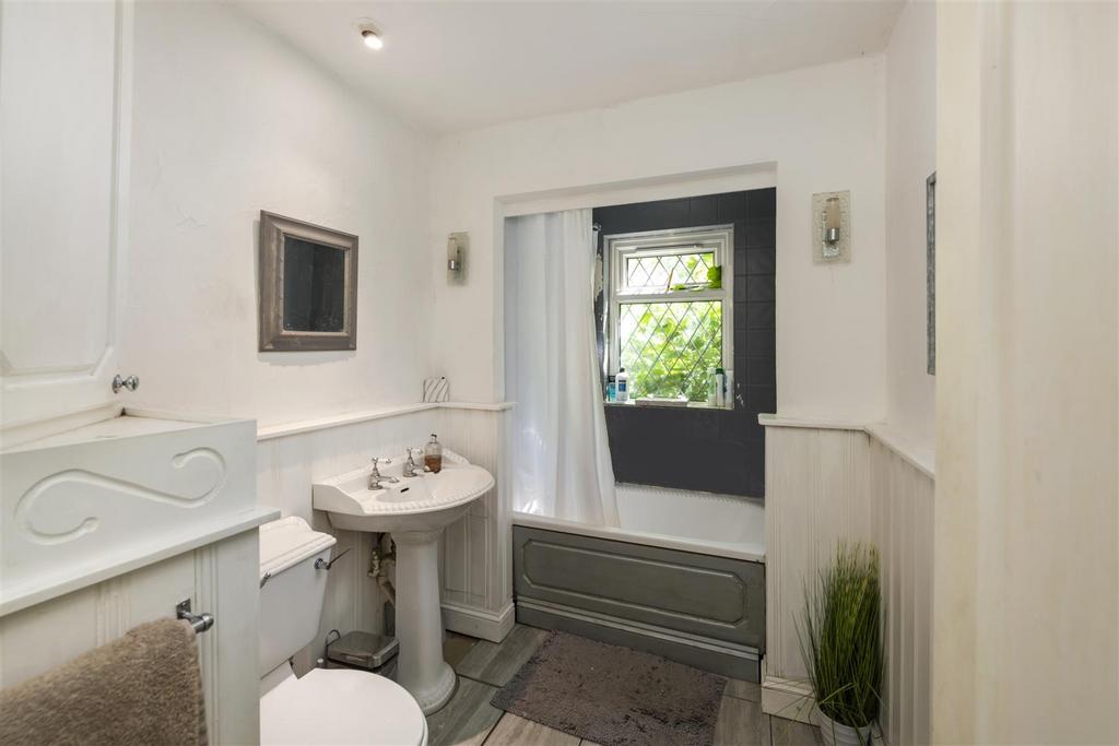 Prompt Corner Cottage internals7 2.jpg