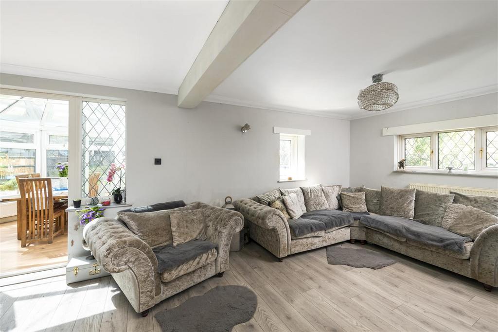 Prompt Corner Cottage internals12 2.jpg