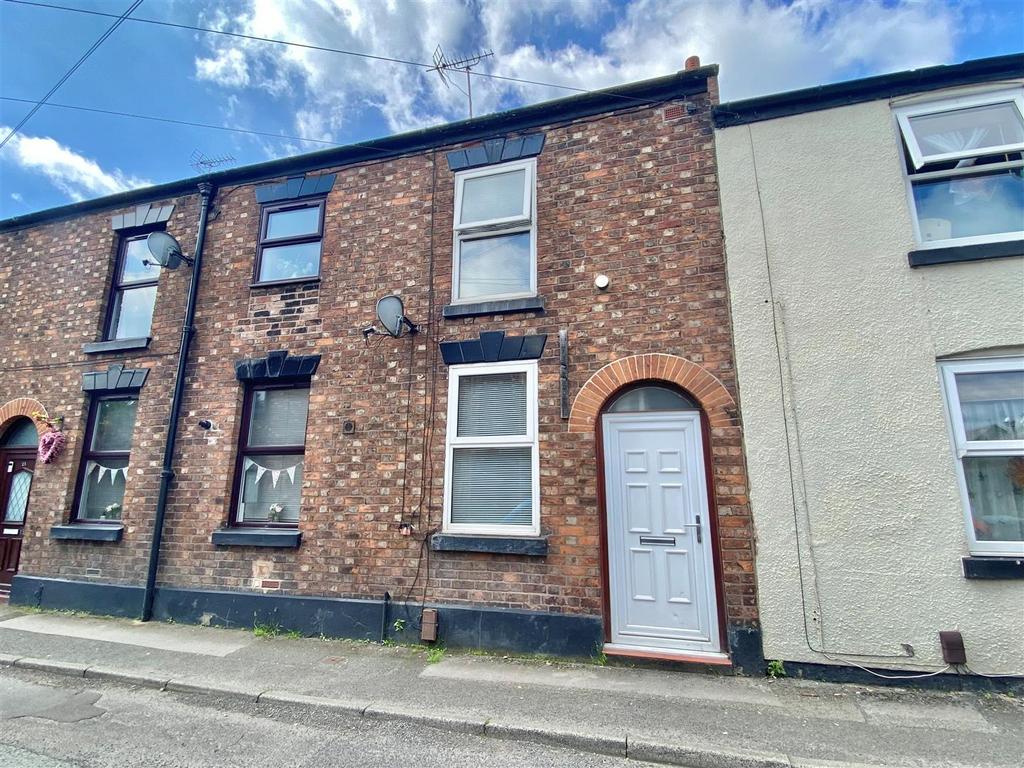 Hobson Street, Macclesfield 2 bed terraced house for sale £127,000