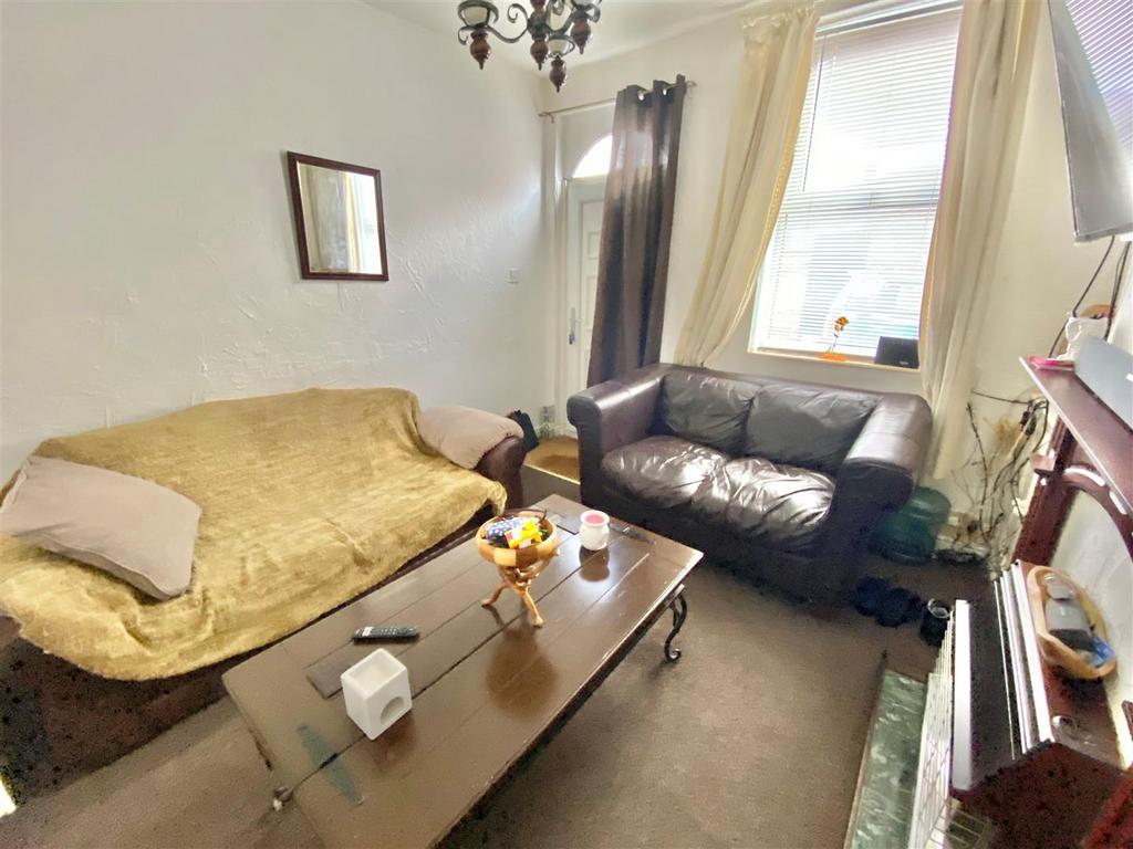 Hobson Street, Macclesfield 2 bed terraced house for sale £127,000