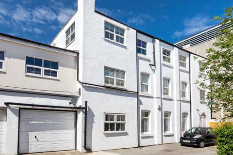 3 bedroom apartment for sale, Robert Street, Harrogate, HG1 1HP