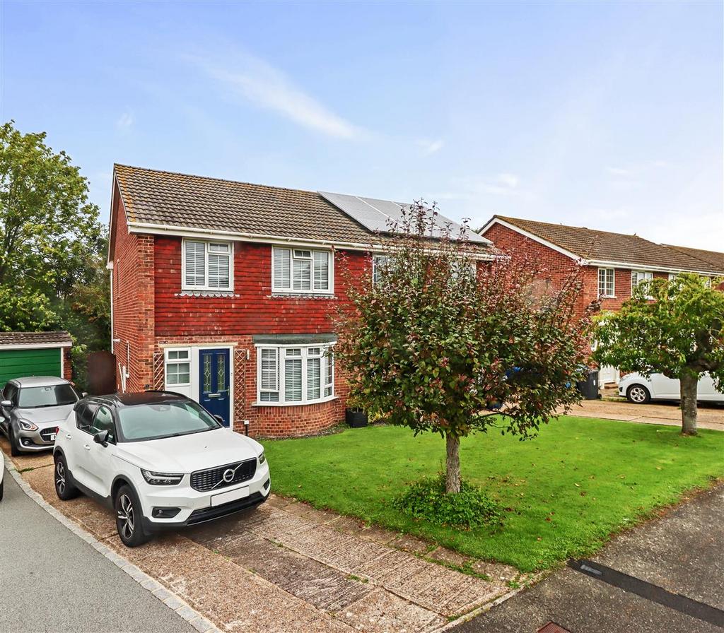 Medway, Hailsham 3 bed semidetached house for sale £325,000