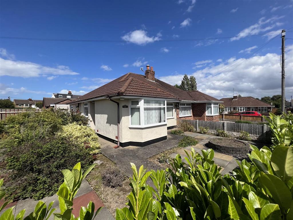 Shearman Close, Pensby, Wirral 2 bed semidetached bungalow for sale