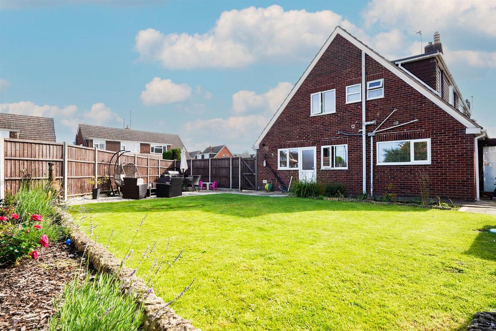 Craven Drive, Churchdown, Gloucester 4 bed semidetached house £310,000