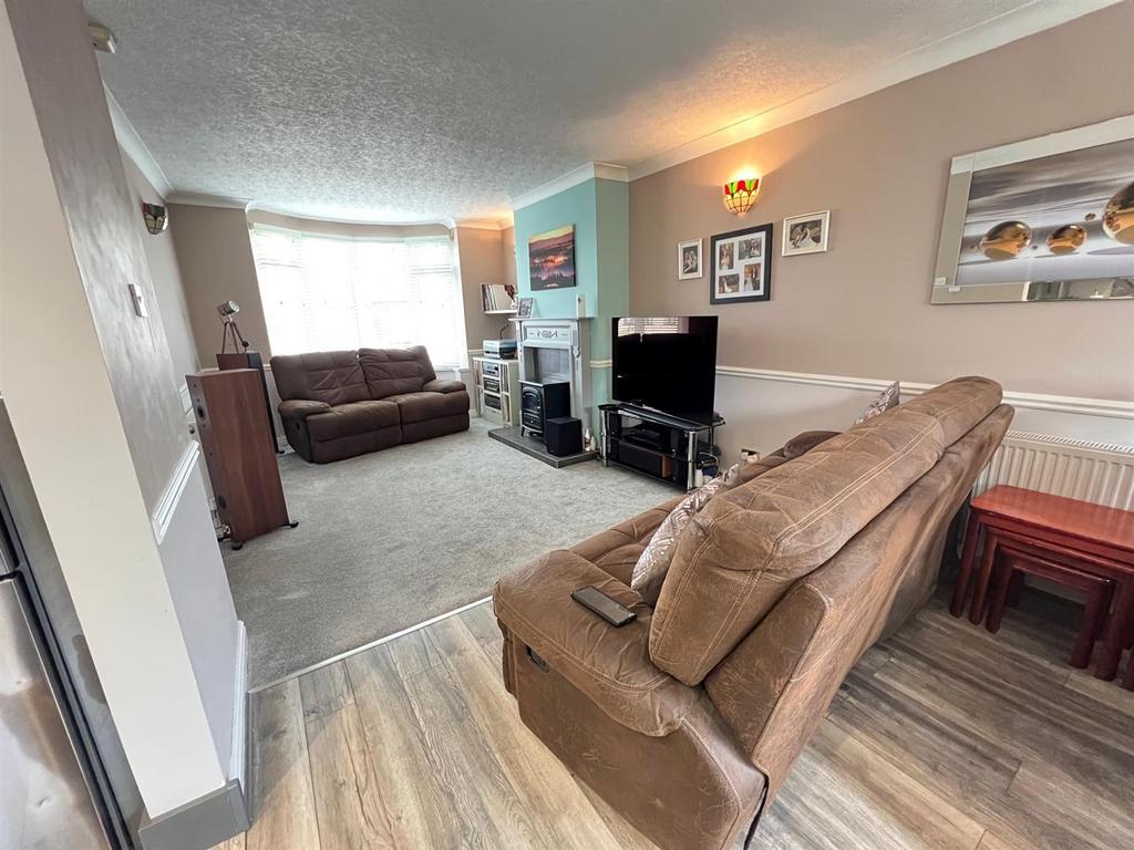 Thetford Road, Great Barr, Birmingham 3 bed semidetached house for