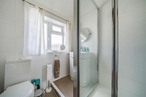 54 Limes Avenue, Carshalton, SM5 2AF