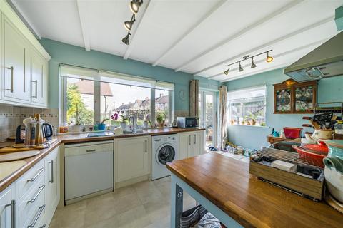 54 Limes Avenue, Carshalton, SM5 2AF