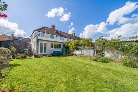 54 Limes Avenue, Carshalton, SM5 2AF