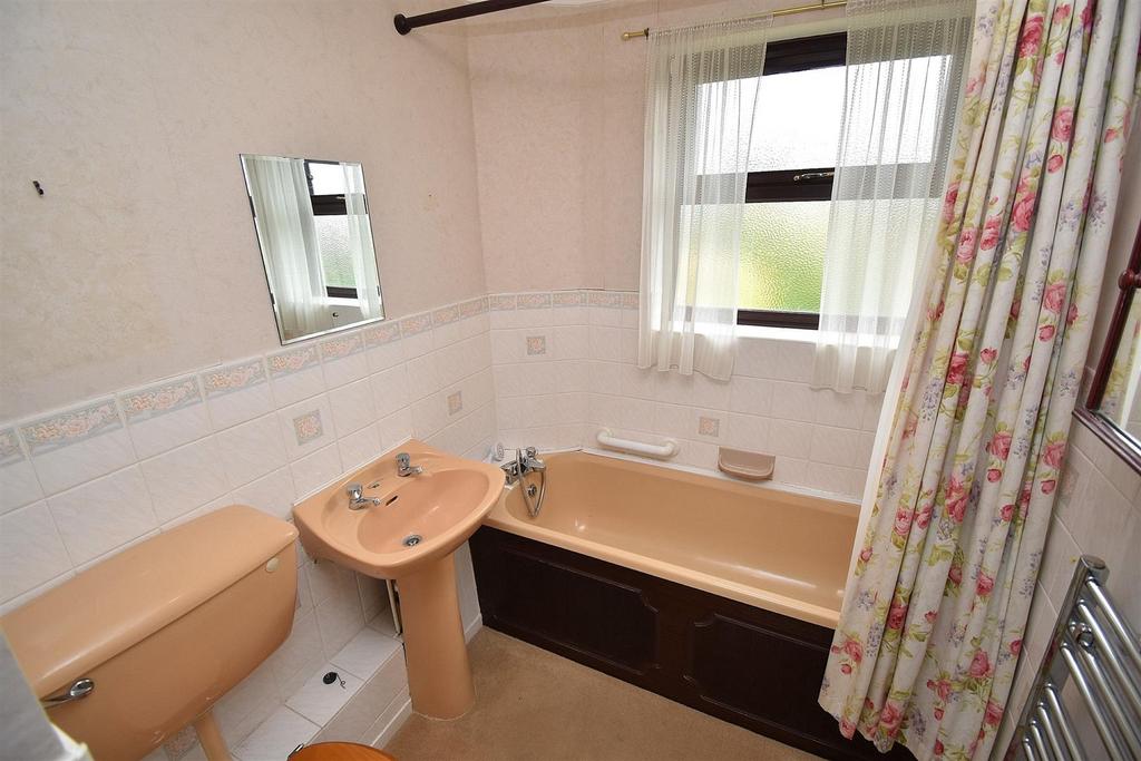 Bathroom.JPG