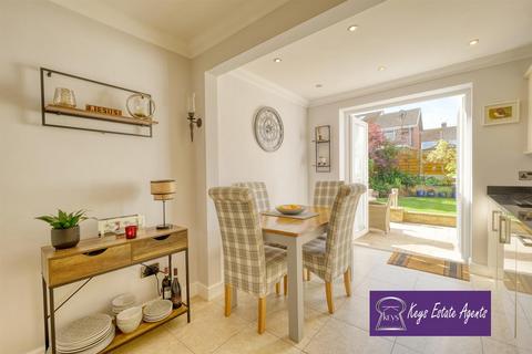 6 Terry Close, Stoke-on-trent, ST3 6NS