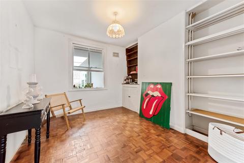 10 Helena Road, Windsor, SL4 1JN