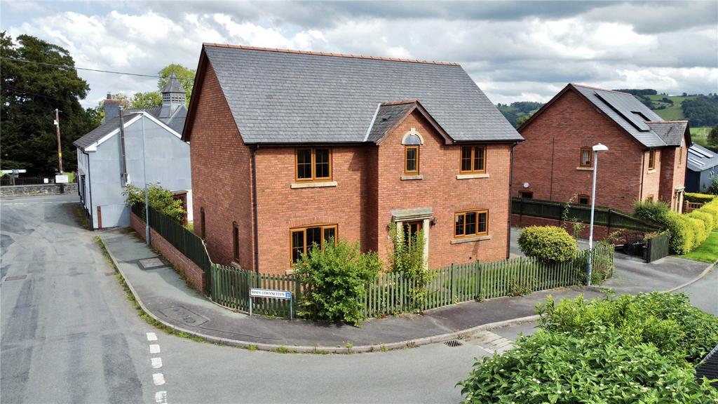 Maes Llwyncelyn, Trefeglwys, Caersws, Powys, SY17 4 bed detached house