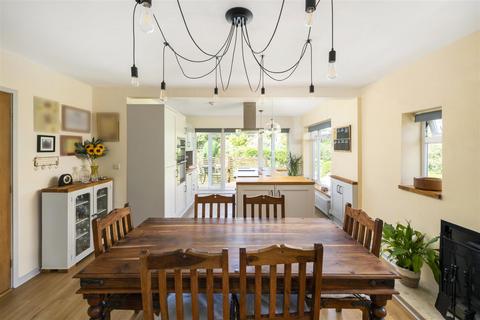 26 Batts Hill, Reigate, RH2 0LT