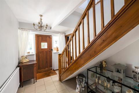 26 Batts Hill, Reigate, RH2 0LT