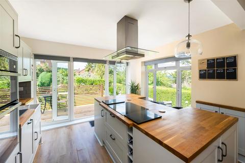 26 Batts Hill, Reigate, RH2 0LT