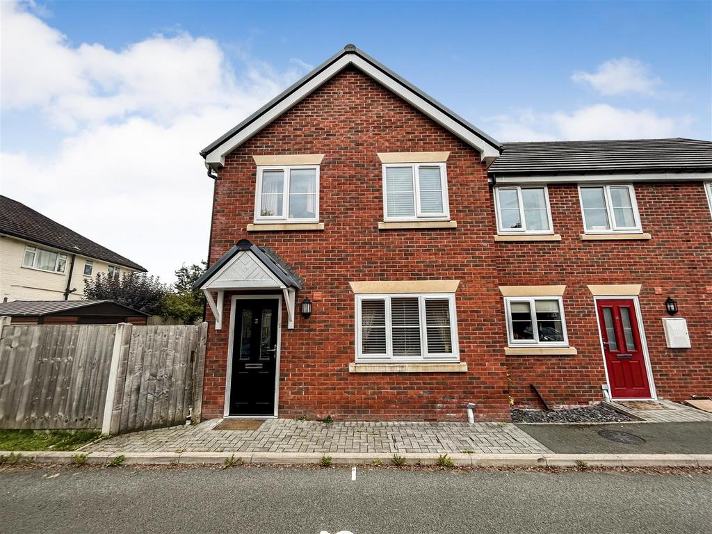 Trumpet Close, Gobowen, Oswestry 3 bed semidetached house for sale £