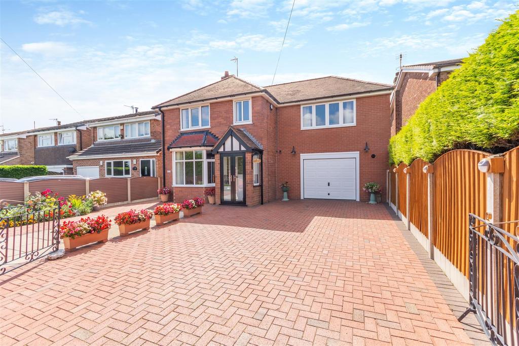 Fernlea, Rotherham Road, New Houghton 3 bed detached house for sale £280,000