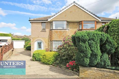 12 Robin Drive, Bradford, BD2 2HA