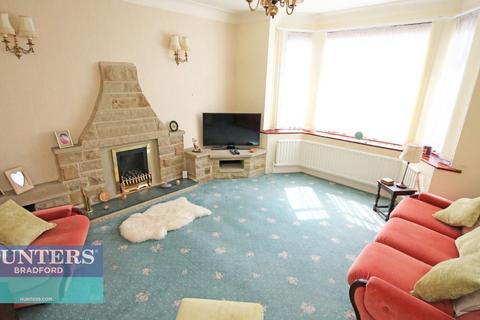 12 Robin Drive, Bradford, BD2 2HA