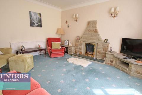 12 Robin Drive, Bradford, BD2 2HA
