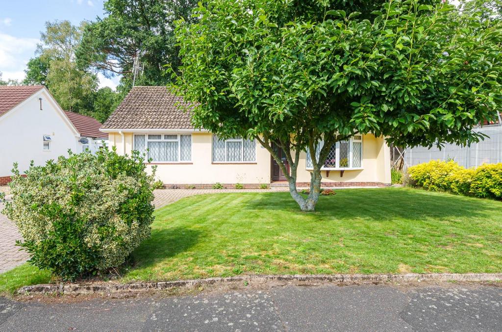 Gordon Road, Hiltingbury, Chandlers Ford 3 bed detached bungalow for