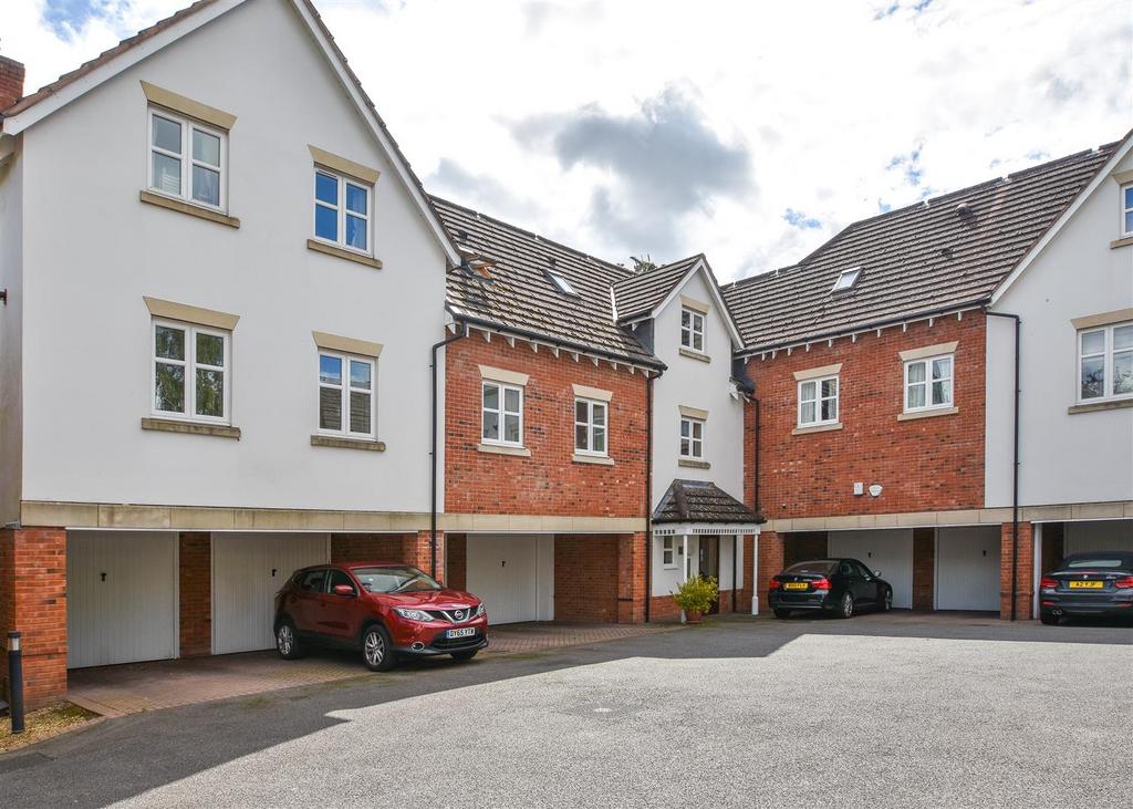 2 Albrighton House, The Water Gardens, Wolverhampton 3 bed apartment for sale £340,000