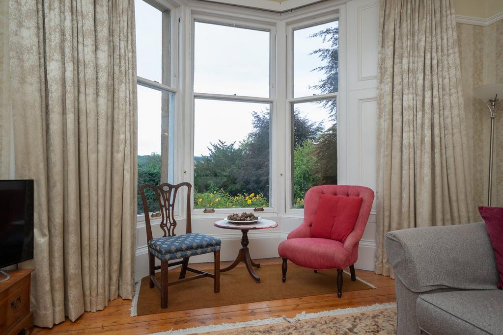 Lounge bay window
