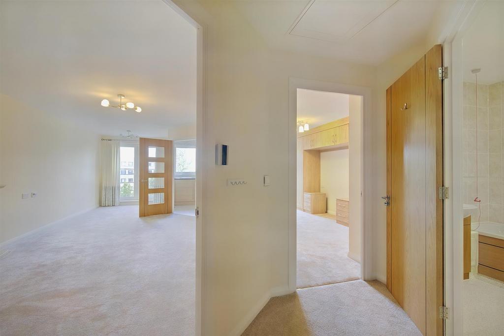 8563292-interior04-800.JPG
