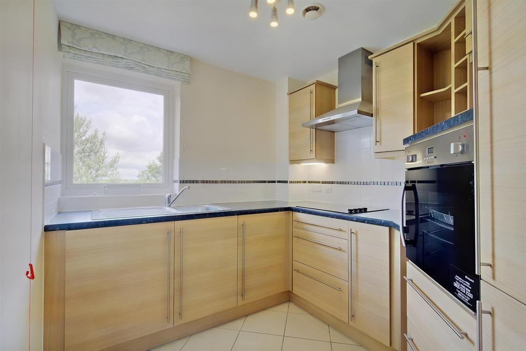 8563292-interior08-800.JPG
