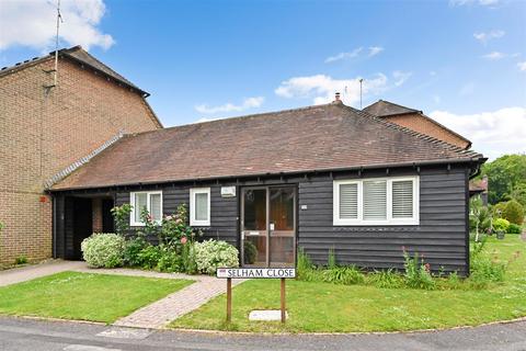 3 bedroom bungalow for sale, Selham Close, Chichester