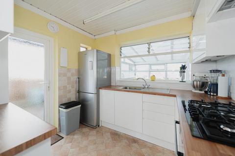 49 Grafton Road, Worcester Park, KT4 7QQ