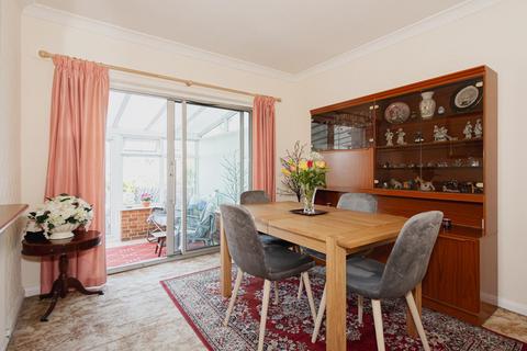 49 Grafton Road, Worcester Park, KT4 7QQ