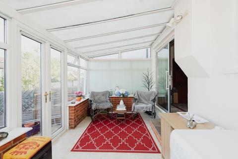 49 Grafton Road, Worcester Park, KT4 7QQ