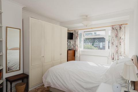 49 Grafton Road, Worcester Park, KT4 7QQ