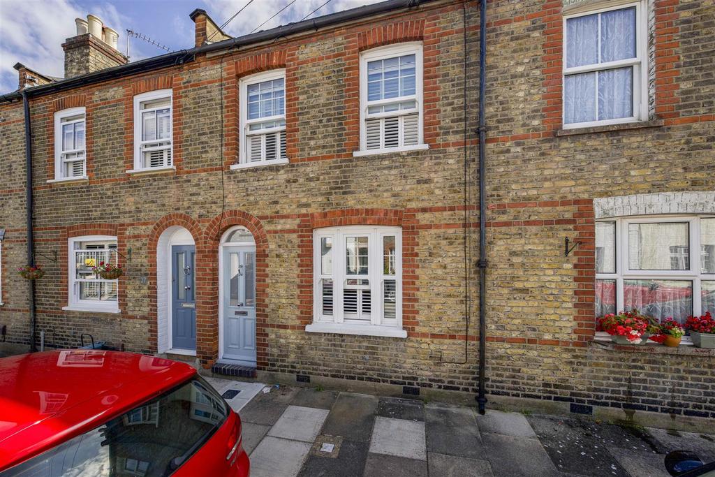 Warwick Road, Twickenham 2 bed house for sale £675,000