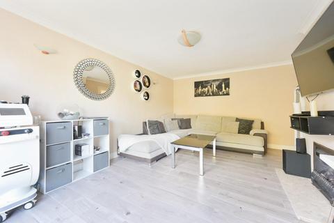 8 Cyclamen Way, Epsom, KT19 9LY