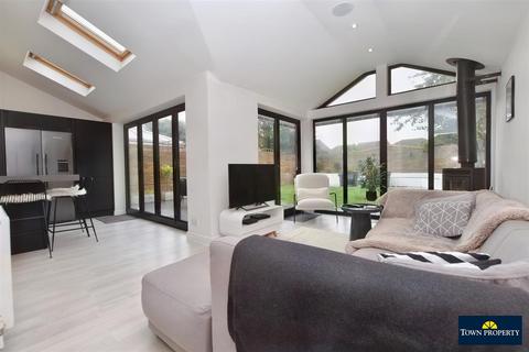 17 Cabot Close, Eastbourne, BN23 6RT