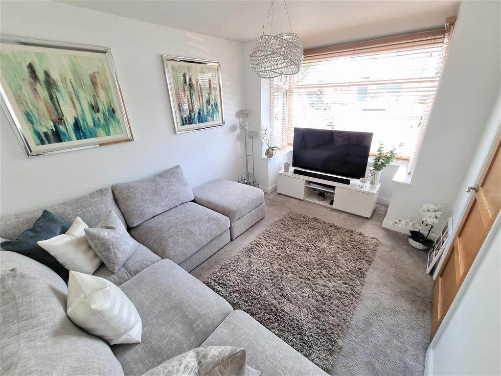 Fortescue Road, Poole BH12 3 bed detached house for sale £425,000