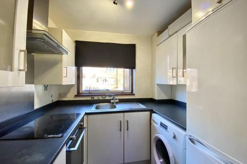 8 Aldenham Drive, Uxbridge, UB8 3UA
