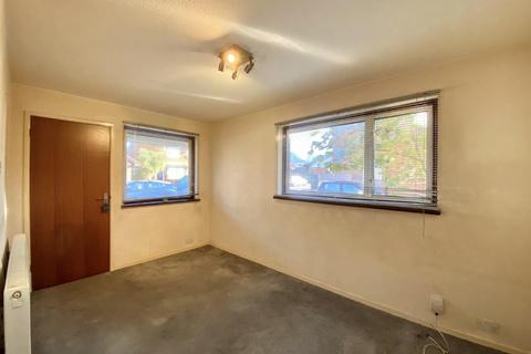 8 Aldenham Drive, Uxbridge, UB8 3UA