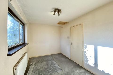8 Aldenham Drive, Uxbridge, UB8 3UA