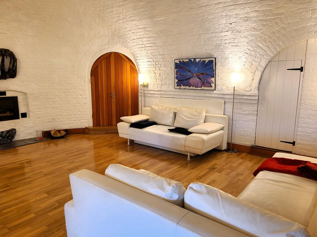St Margaret's Street, Rochester 2 bed character property for sale £600,000