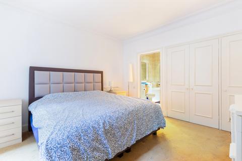 4 bedroom flat to rent, Queens Gate, SW7