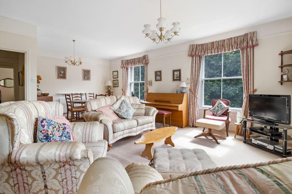 Chestnut Hill, Nailsworth, Stroud, GL6 2 bed apartment for sale £295,000