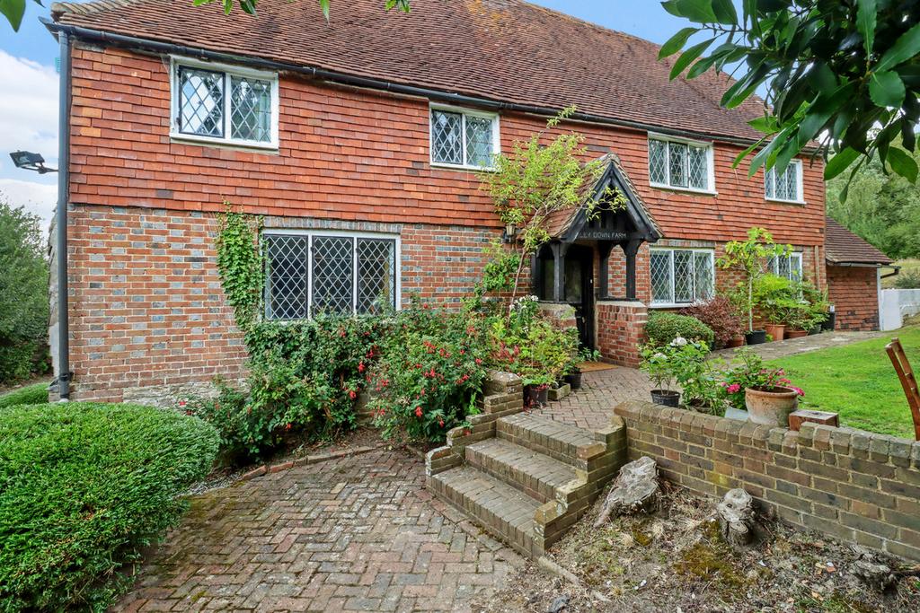 Henley Down, Battle, TN33 5 bed detached house for sale £955,000