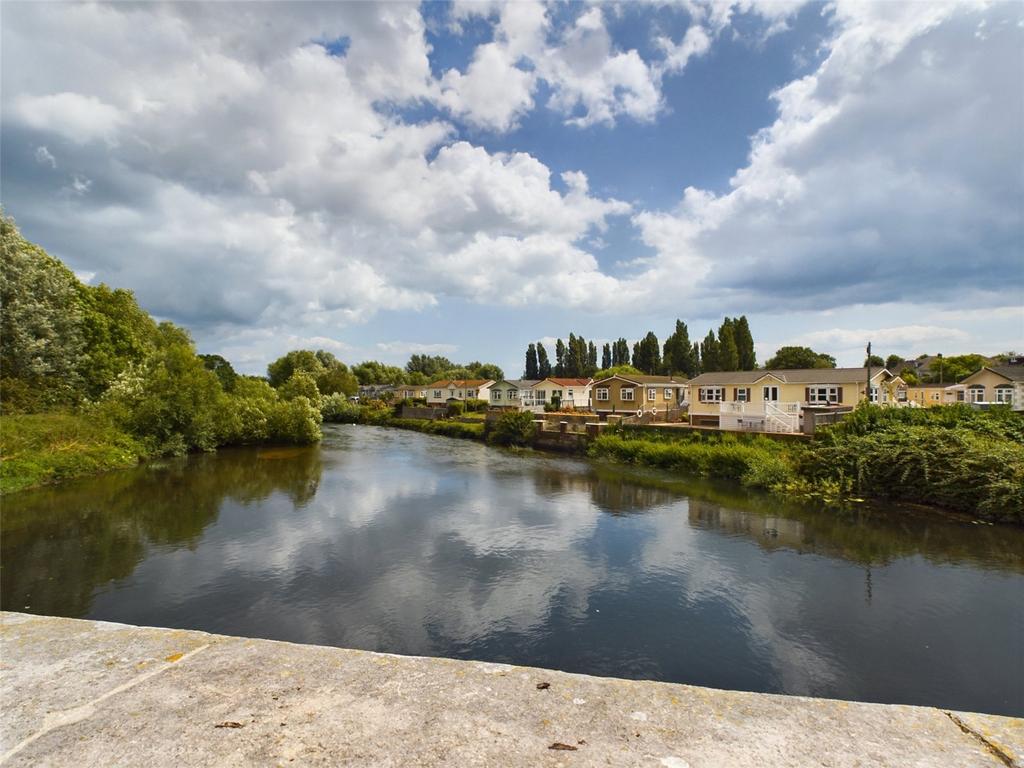 Iford Bridge Home Park, Old Bridge Road, Bournemouth, BH6 2 bed detached house for sale £230,000