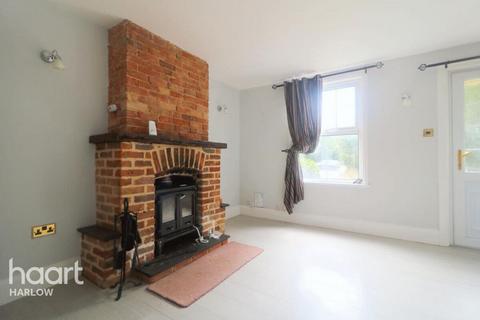 3 bedroom bungalow to rent, 1 Brickhouse Cottages, Ware